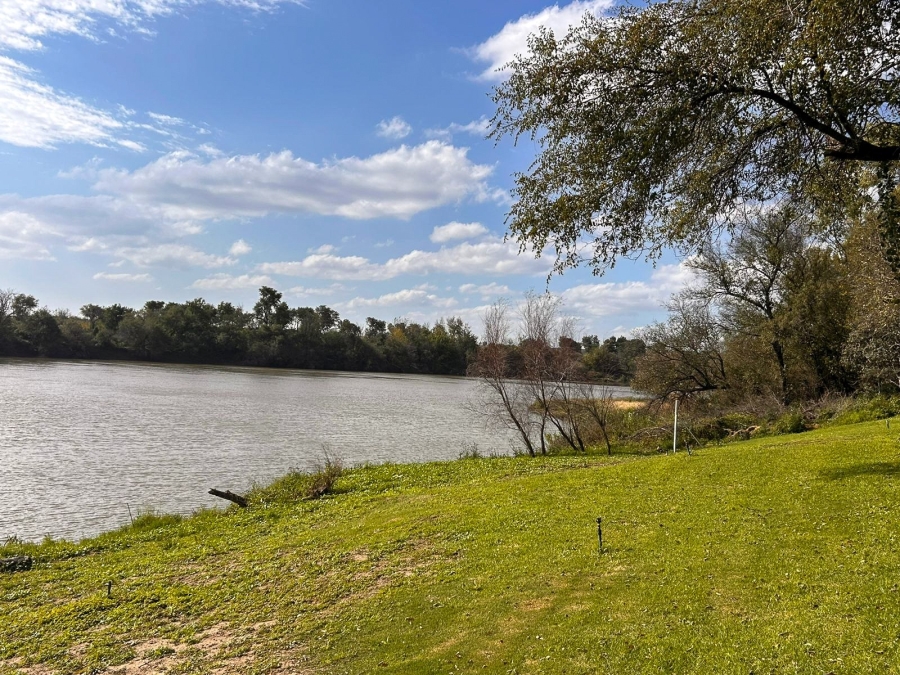 4 Bedroom Property for Sale in Potchefstroom Rural North West
